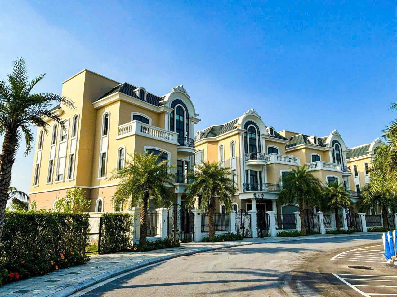 Biệt thự Vinhomes Hòa Long